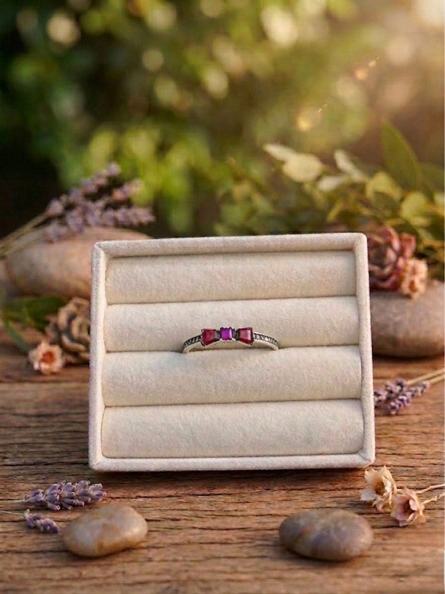 Anillo Carmin Minimal